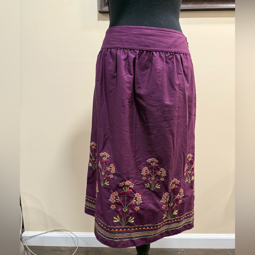 Talbots Plum Purple Skirt with Embroidered Floral Pattern - Picture 2 of 6
